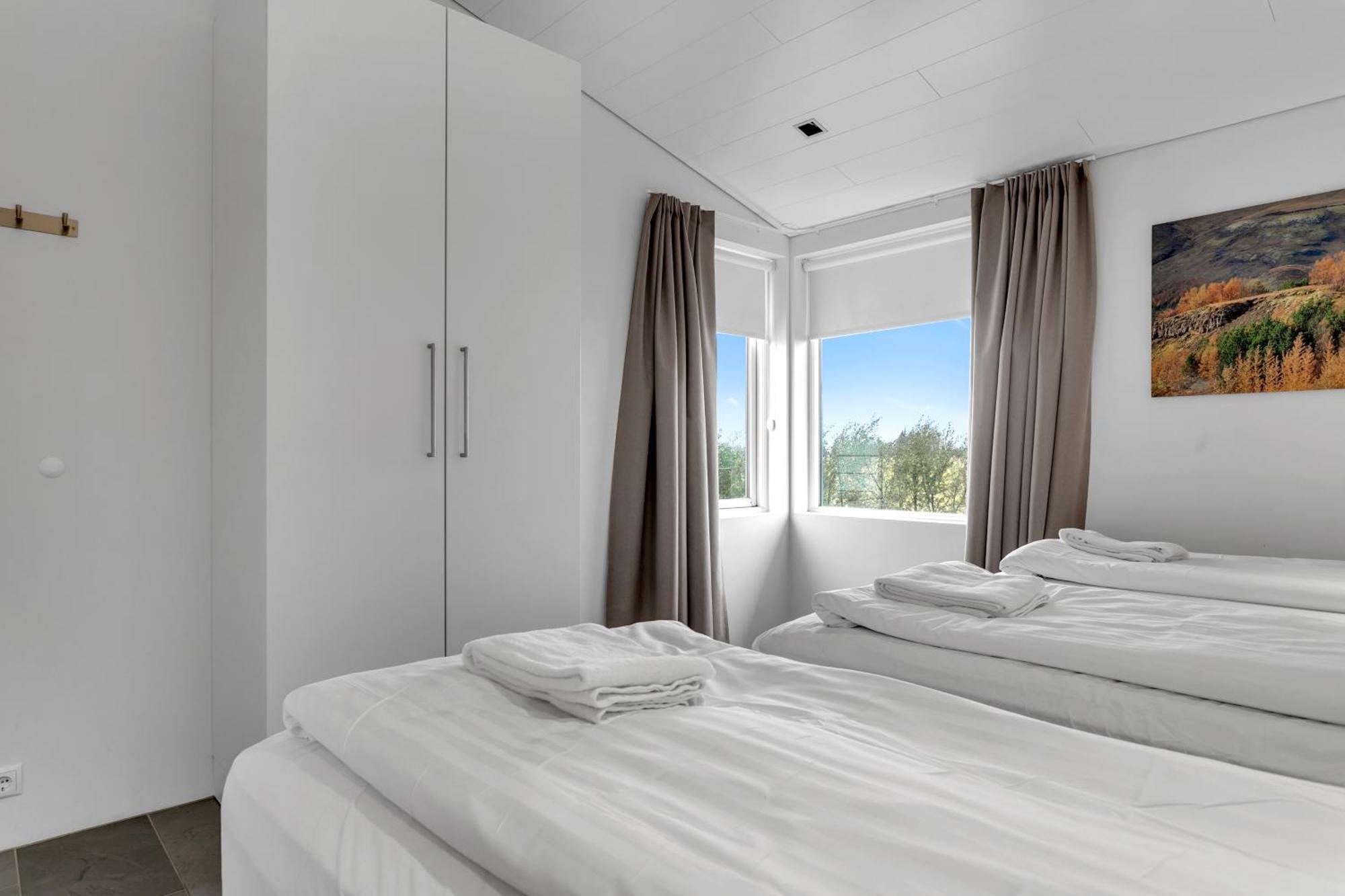 Luxury Villa With River View Laugaras Экстерьер фото