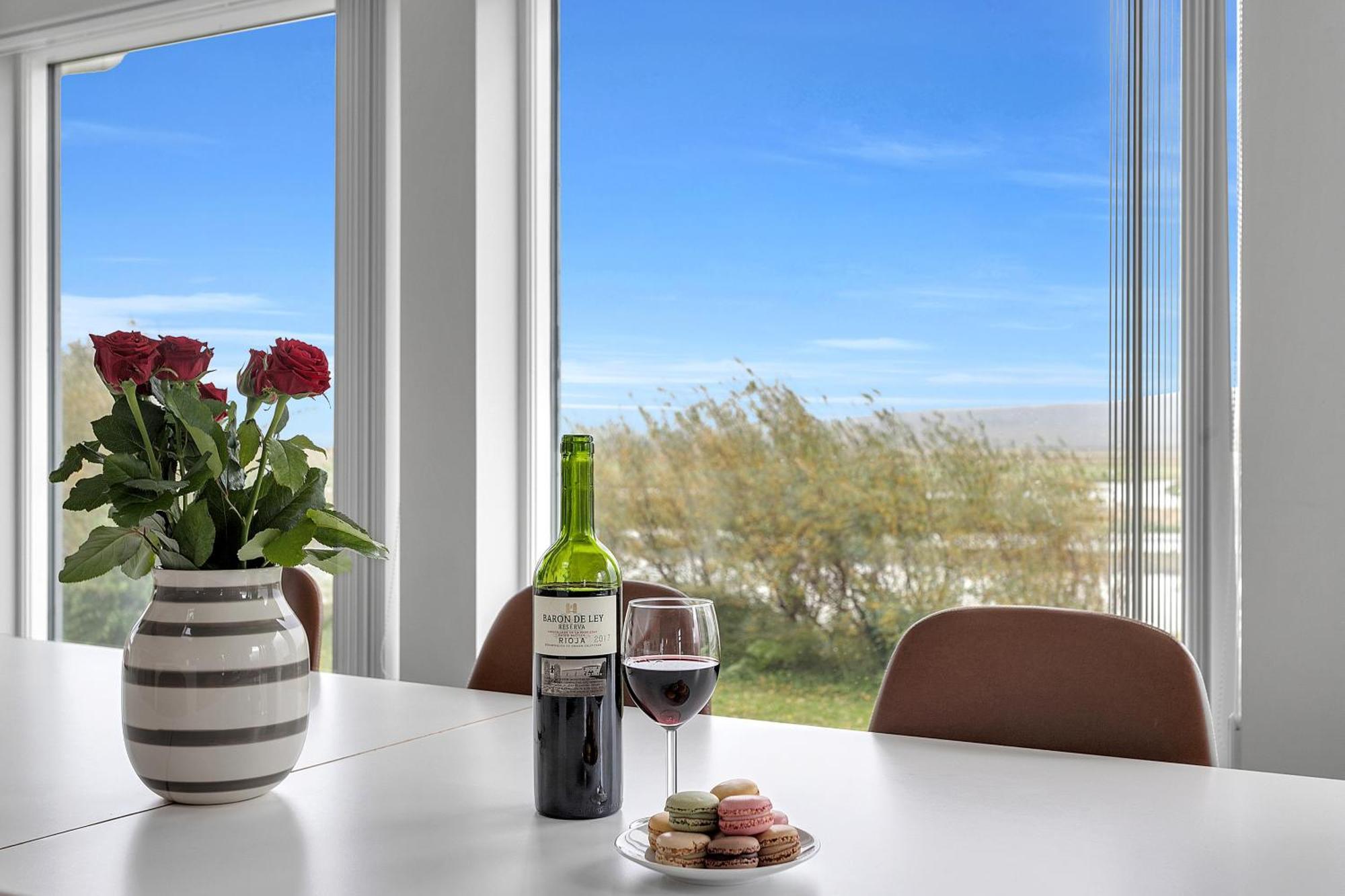 Luxury Villa With River View Laugaras Экстерьер фото