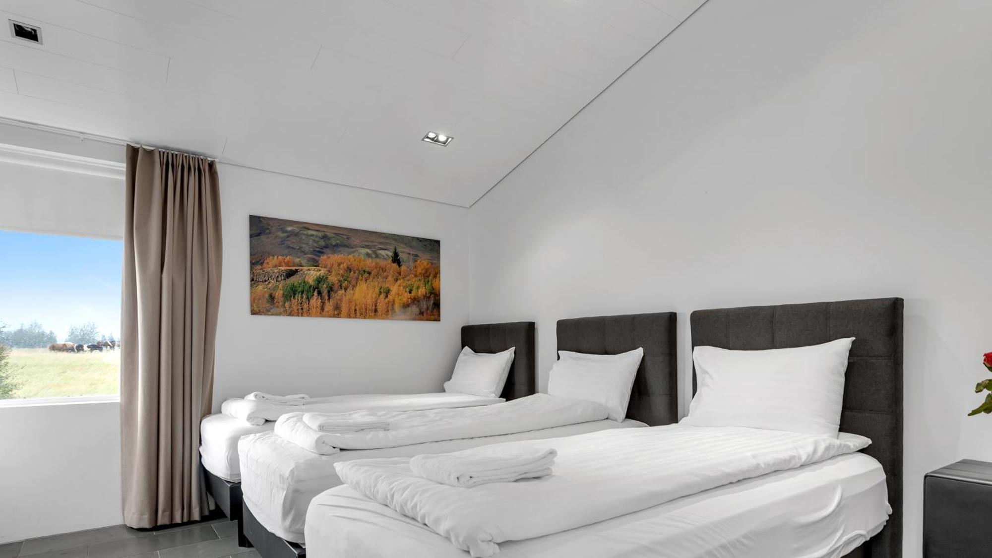 Luxury Villa With River View Laugaras Экстерьер фото